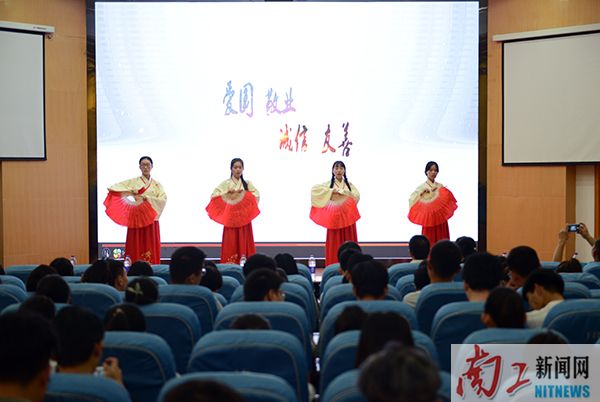 2017-05-26_181303_547625.jpg 2017.05.25道德讲堂(魏海龙) (51).JPG