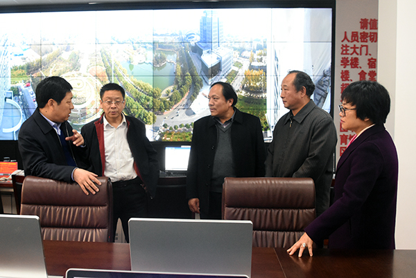 2017-11-10_150617_178908.jpg 2017.11.09河南省2016年度高校基础条件建设项目检查评价汇报会(周雪) (67).jpg