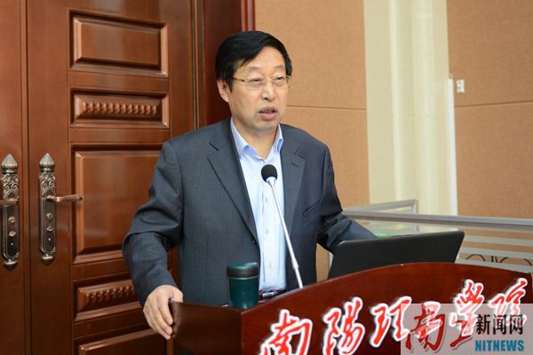 2017-11-25_091318_346074.jpg 2017.11.24汉江流域大学联盟第二届教务处长联席会议(王虎 陈敏慧) (17).JPG